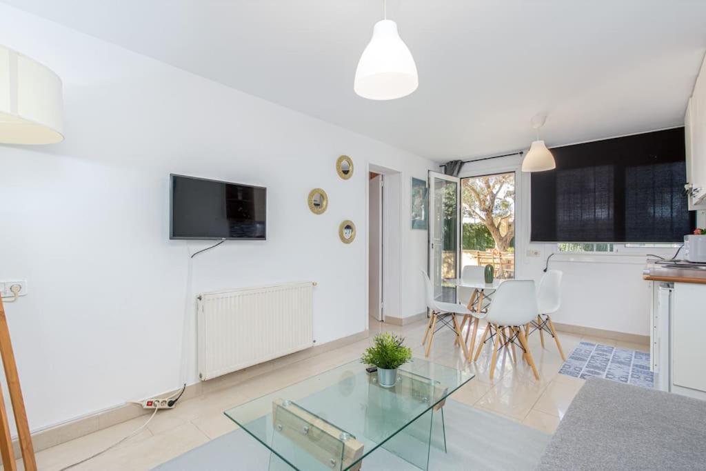 Casita Con Jardin, Bbq, Wifi, Centro Y Playa Ferienhaus